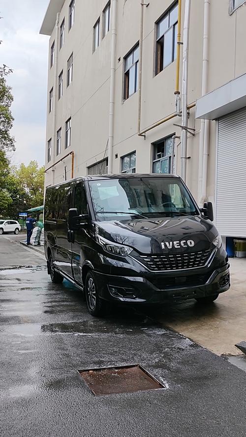 依维柯七座多少钱 依维柯汽车七座