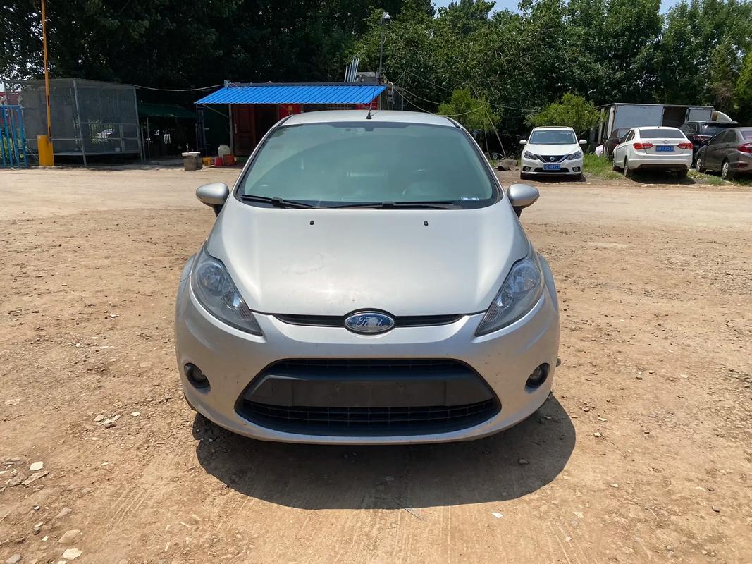 福特嘉年华三厢09款 福特嘉年华2009款15