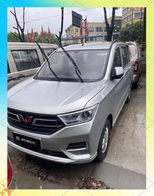 五菱荣光九座加长版(五菱荣光加长版9座15e新车价格)